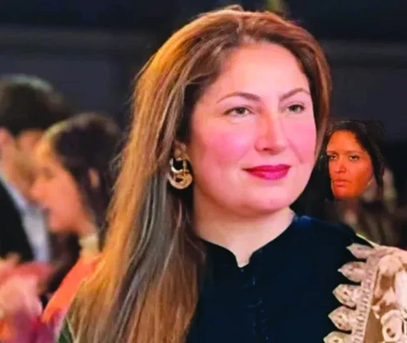 saima noor photo file