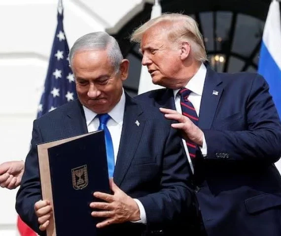 israel s prime minister benjamin netanyahu stands with us president donald trump after signing the abraham accord in washington us september 15 2020 photo reuters