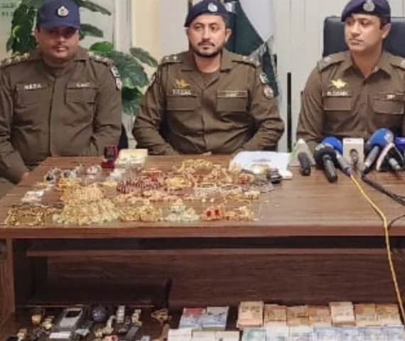 chung police arrest five member burglary gang including serving former constables